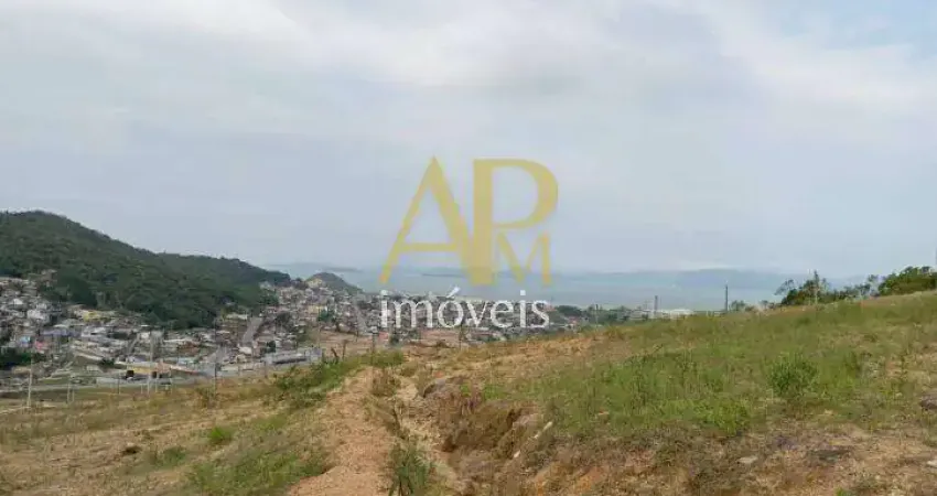 Terreno à venda no Loteamento Altos do Jardim com 440m² em Biguaçu