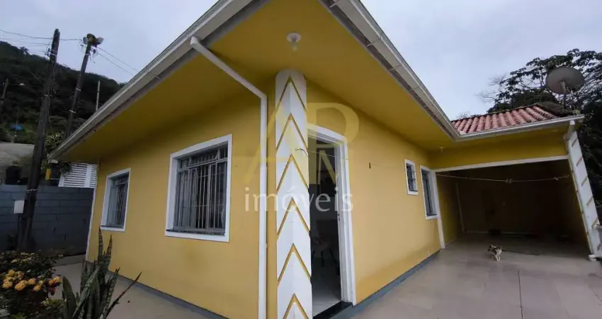 Casa à Venda sozinha no terreno: 3 dormitórios - Universitários/Biguaçu