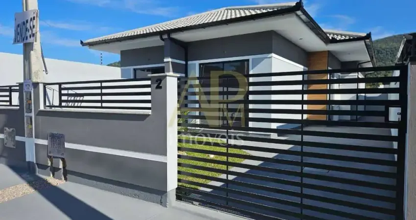 Casa nova à venda com 2 dormitórios e passagem lateral no lisboa/sj