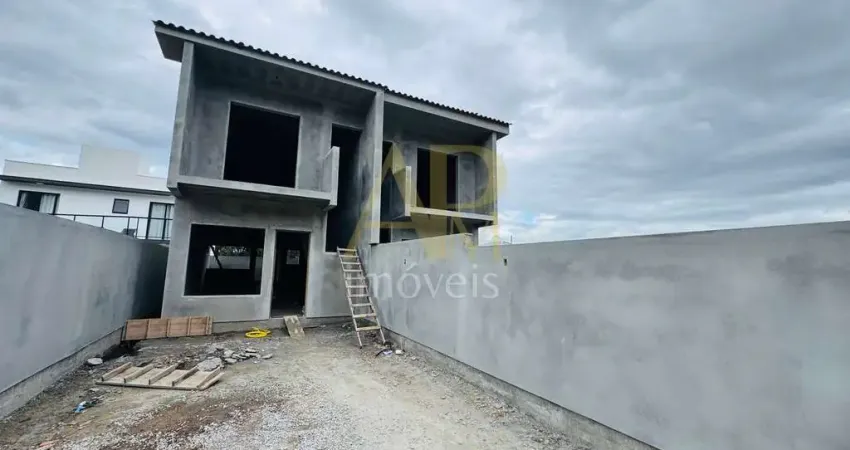 Sobrado à venda: 2 suítes, passagem e área fundos- forquilhas/ sj