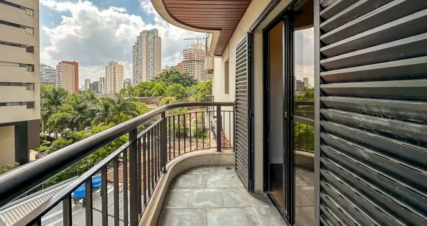 Apartamento no Campo Belo com 4 quartos sendo 3 suítes , 3 vagas e depósito privativo.