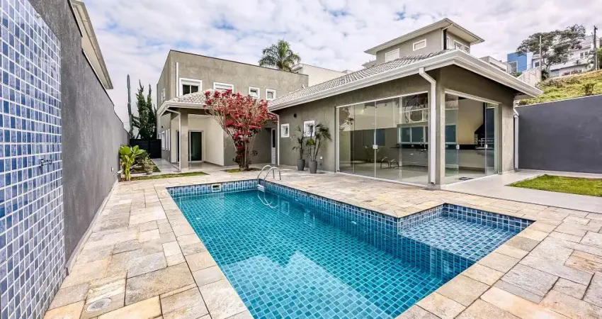 Casa no Golf Village - Carapicuíba - 357m². 4 suítes 3 Vagas