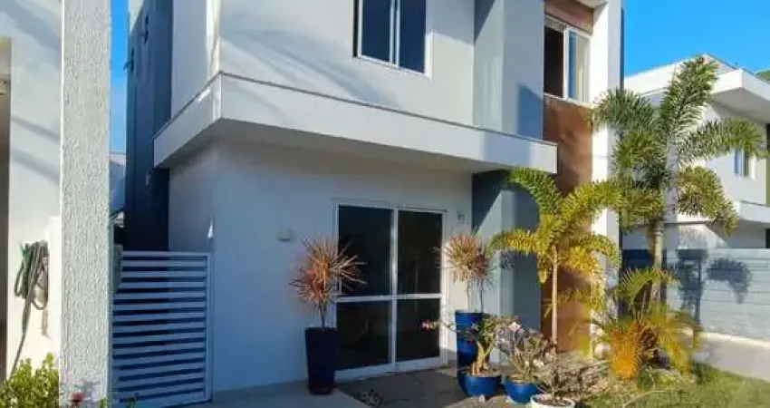 Casa em condomínio fechado com 3 quartos e 3 suítes em Abrantes condomínio Évora Sol