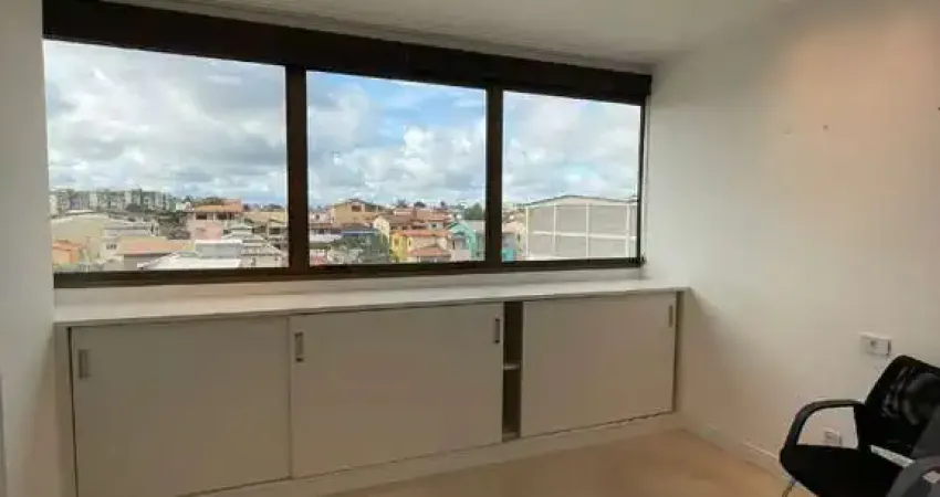 Sala alto padrão no Hangar Business: venda em Salvador-BA, bairro São Cristóvão, 1 sala, 1 banheiro, 1 vaga, 34,00 m², armários planejados.