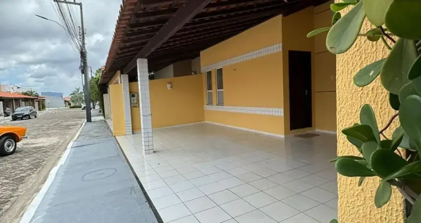 Casa em condomínio fechado com 3 quartos para alugar na Avenida dos Holandeses, 5, Calhau, São Luís