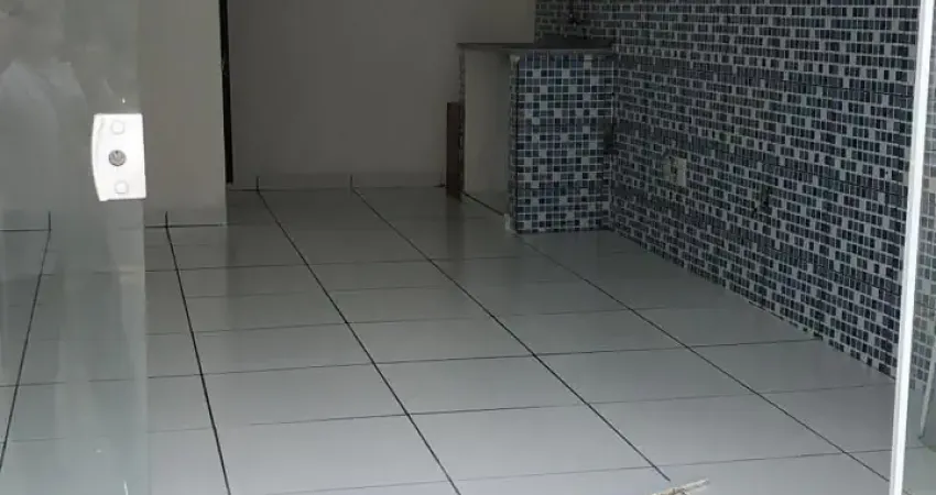 Salão comercial no Eloy Chaves rua principal da escola e laboratório/Biológico/Dentistas e lojas