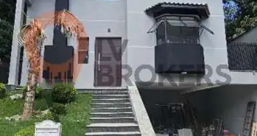 CONDOMINIO ECOPARK - CASA TERREA TODA REFORMADA COM PISCINA