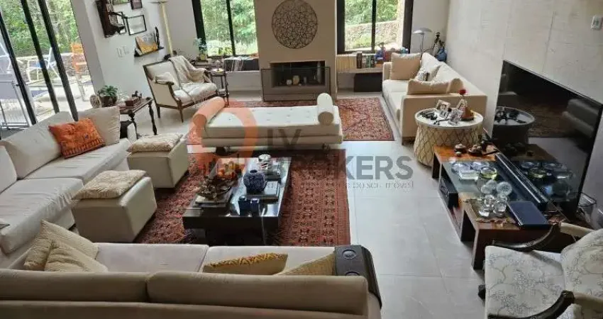 Casa em condomínio de alto padrão em mogi das cruzes - 3 suítes, 2 salas e 3 vagas de garagem!