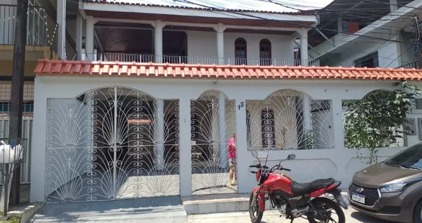 Casa com 4 quartos à venda na Rua Cássio Dantas, 13, Petrópolis, Manaus