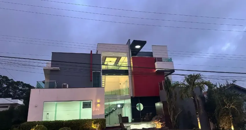 MINE MANSÃO TRIPLEX  DE ALTO PADRÃO NO CONDOMINIO TAPAJOS