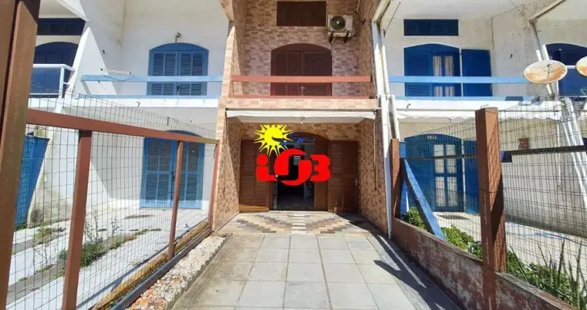 Tríplex de 02 quartos, a uma quadra da beira mar de tramandaí, zona nova!