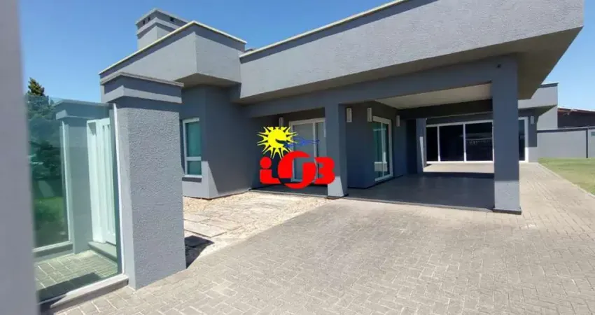 Casa à venda em imbé - centro: próximo ao mar, churrasqueira, vista para o mar