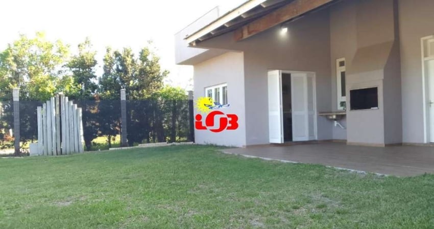 Casa Geminada  TOP !! com móveis spb medida e à apenas 270 m do mar