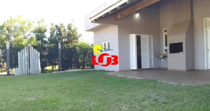 Casa geminada top !! com móveis spb medida e à apenas 270 m do mar