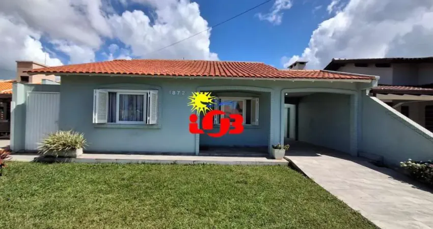 Casa com piscina e anexo em ótima localização no centro de imbé-rs!