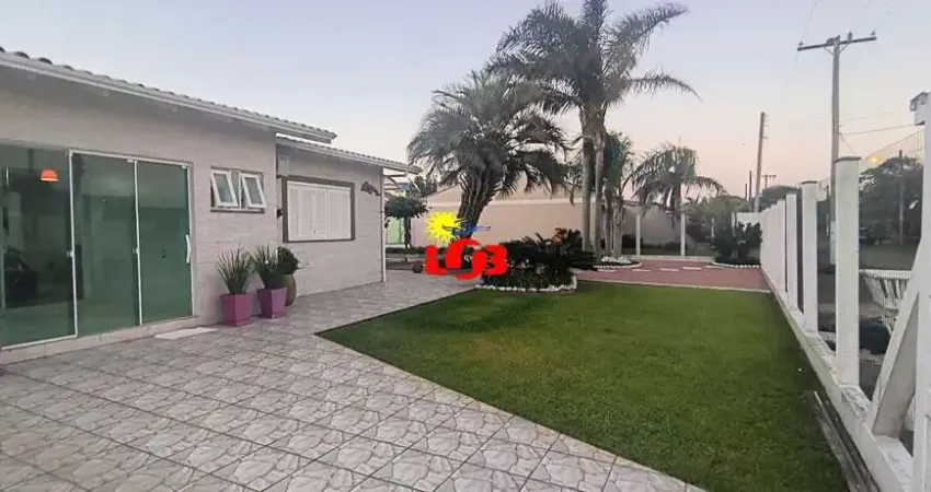 Excelente casa de 3 quartos, pátio com 2 terrenos, em nova tramandaí!
