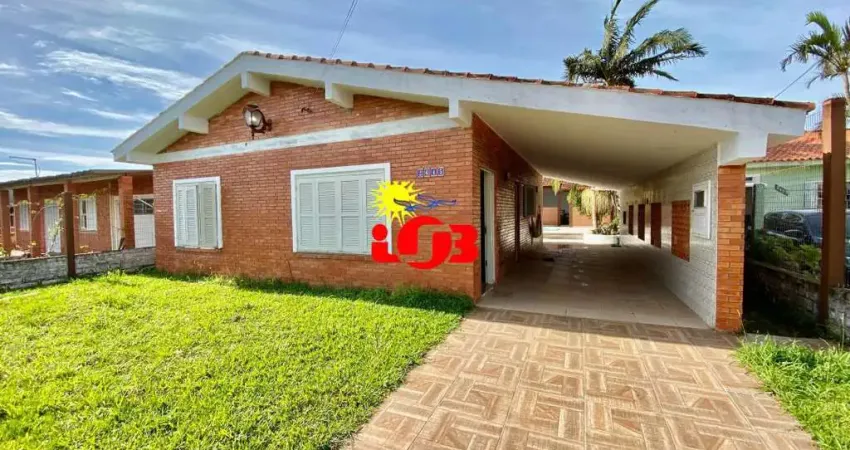Casa com 2 quartos, com piscina, na Zona Nova em Tramandaí