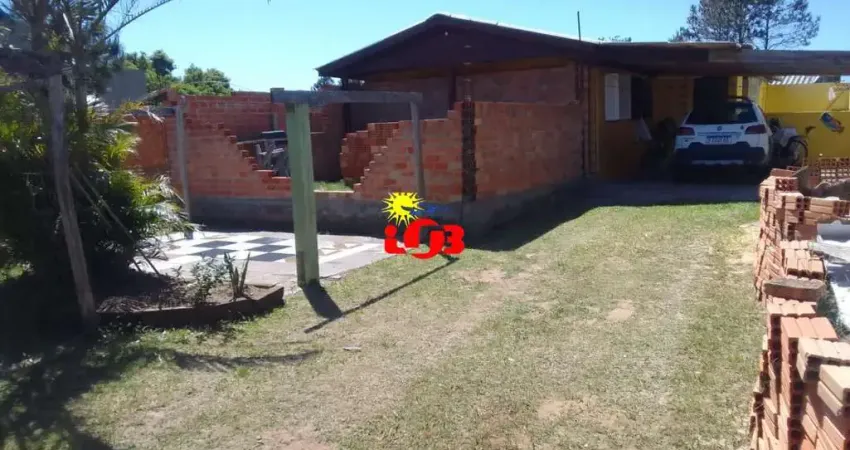 Imóvel semi-mobiliado em imbé com jardim e pátio fechado, pronto para morar