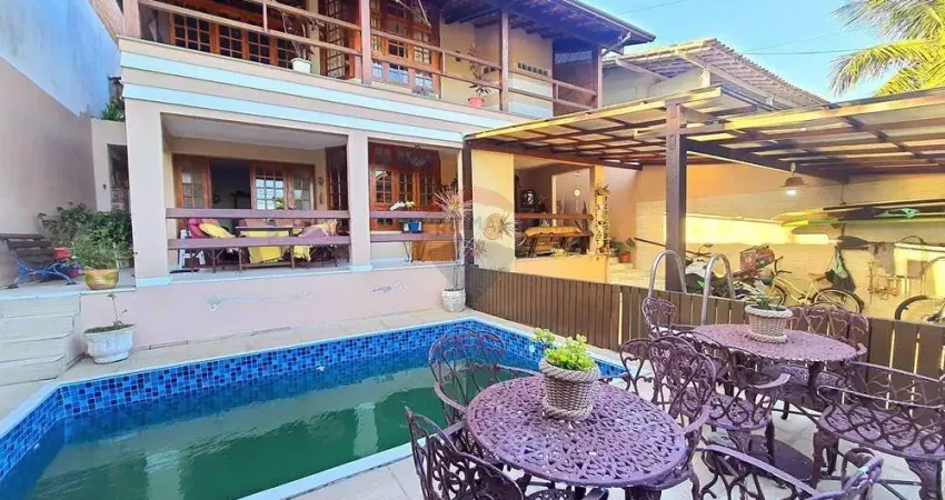 Casa com 4 Suítes a Poucos Passos da Praia de Piratininga