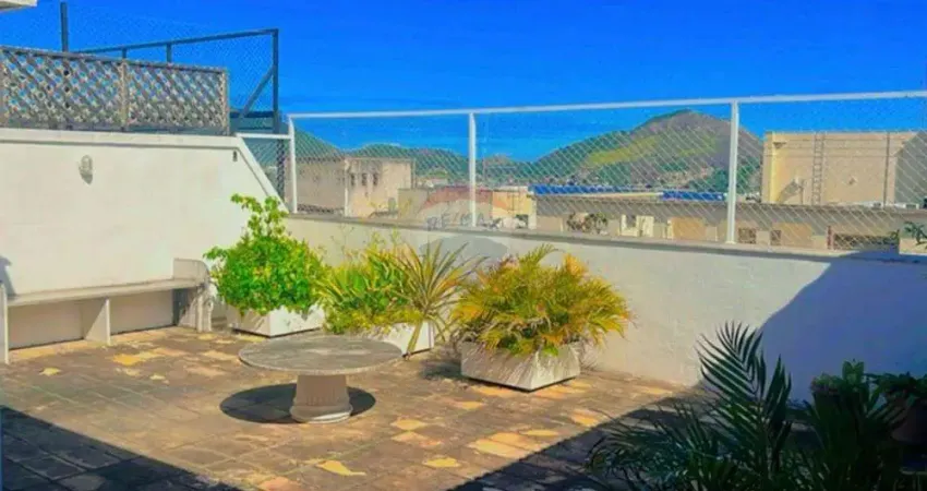 Excelente Cobertura Duplex em Icaraí, na rua Paulo Gustavo com 04 qtos, 01 suíte, vaga e linda vista para a praia, Pão de Acúcar e Corcovado.