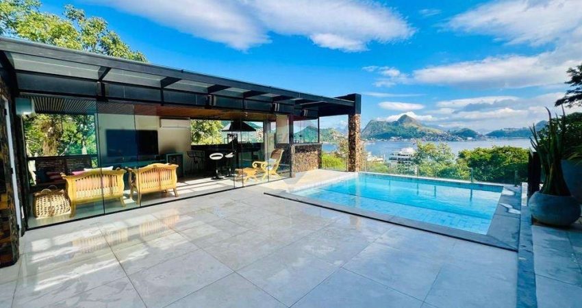 Casa EXCLUSIVA de Alto Padrão em Charitas, TODOS OS CÔMODOS com VISTA MAR, 04 suítes, sendo 02 c/ closet e duas vagas.