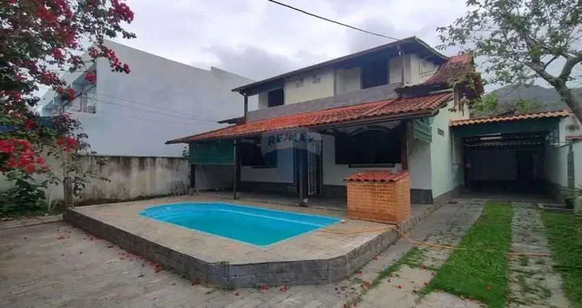 Charmosa casa ampla em lote generoso no engenho do mato - natureza, tranquilidade e conforto