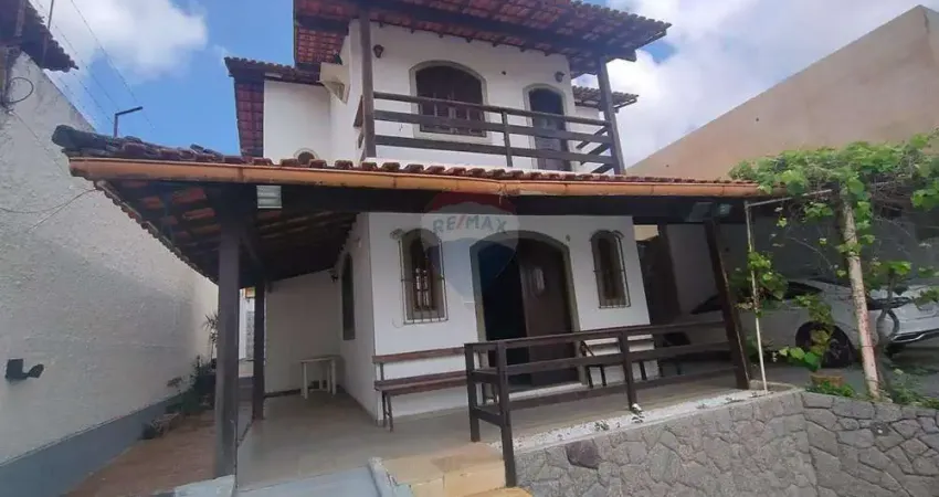 Charmosa casa ampla em lote generoso no engenho do mato - natureza, tranquilidade e conforto