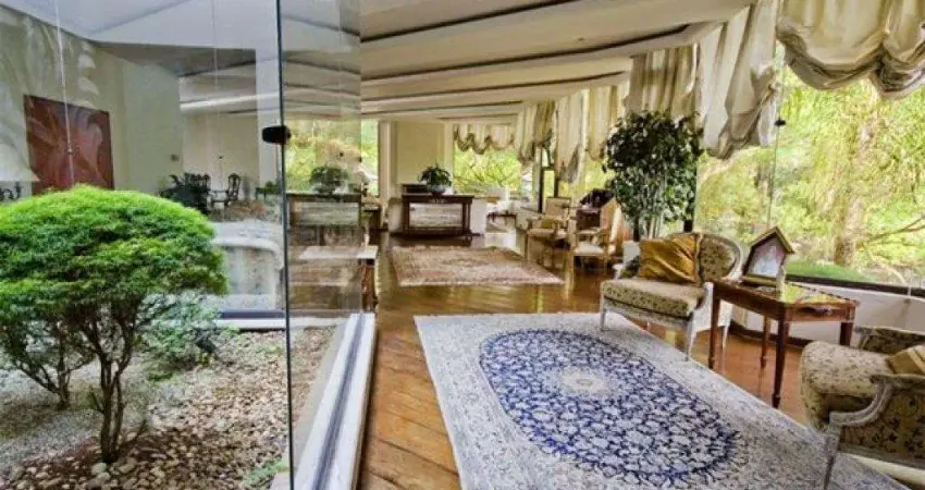 Casa com 5 quartos à venda no Jardim Guedala, São Paulo 