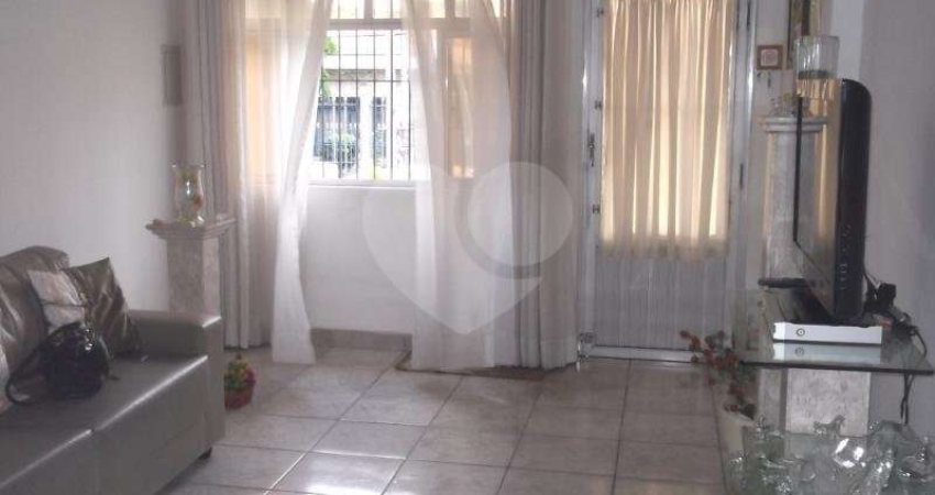 Casa térrea com 3 quartos à venda em Vila Brasilina - SP
