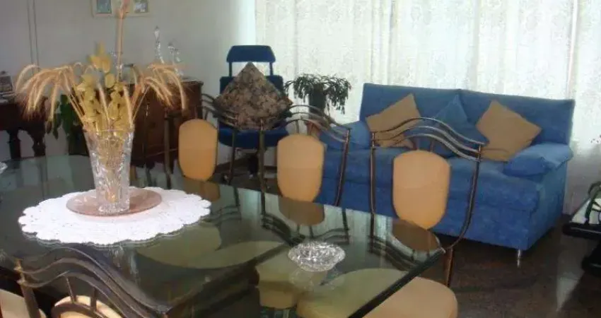 Casa com 5 quartos à venda ou para locação em Saúde - SP