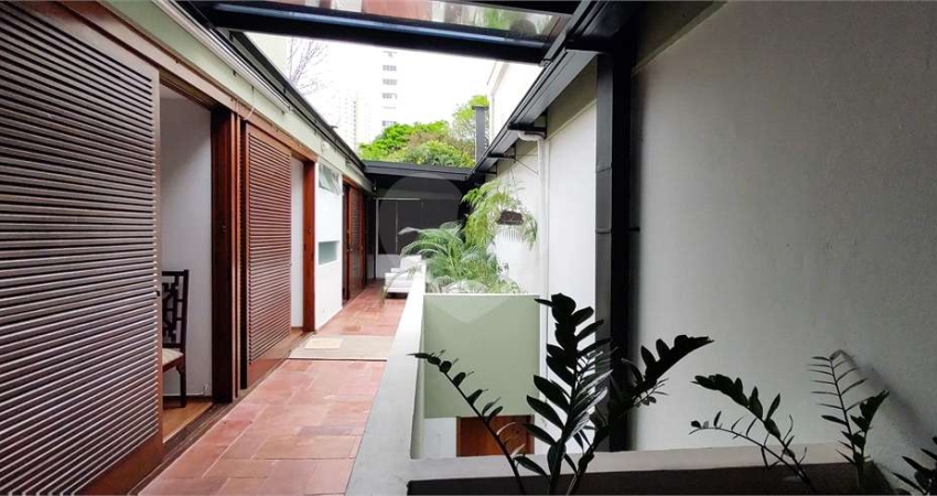 Casa com 4 quartos à venda na Rua Coronel Artur Godoi, Vila Mariana, São Paulo