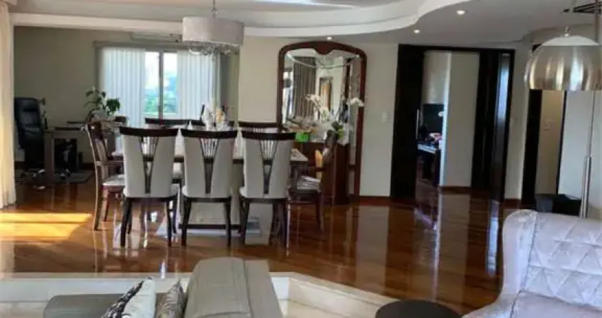 Apartamento com 4 quartos à venda na Avenida Chibarás, Moema, São Paulo