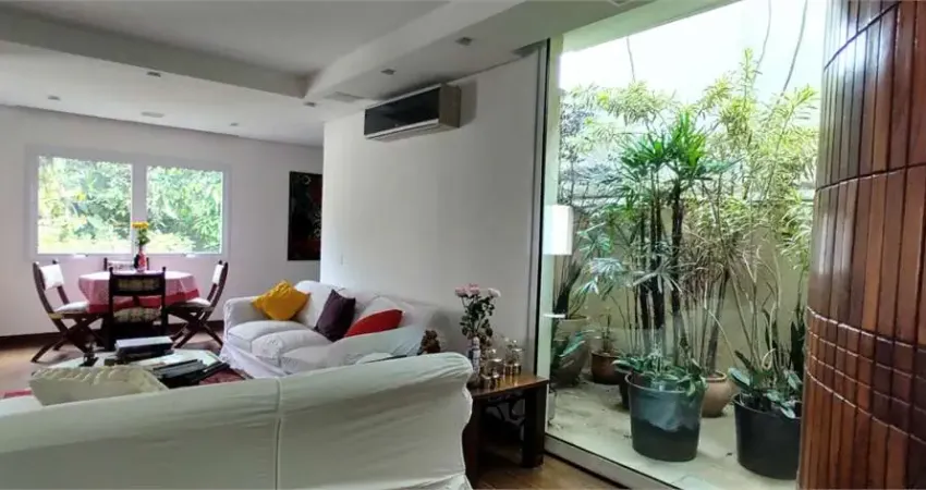 Sobrado com 3 quartos à venda ou para locação em Vila Mariana - SP