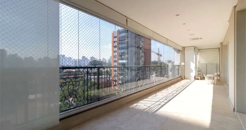 Apartamento com 4 quartos à venda na Avenida Açocê, Moema, São Paulo