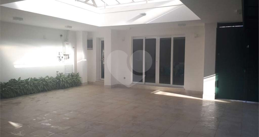 Casa de vila com 4 quartos à venda ou para locação em Jardim Luzitânia - SP