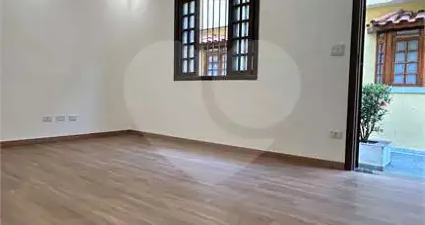 Casa em condomínio fechado com 3 quartos à venda na Rua Oliveira Lima, Cambuci, São Paulo
