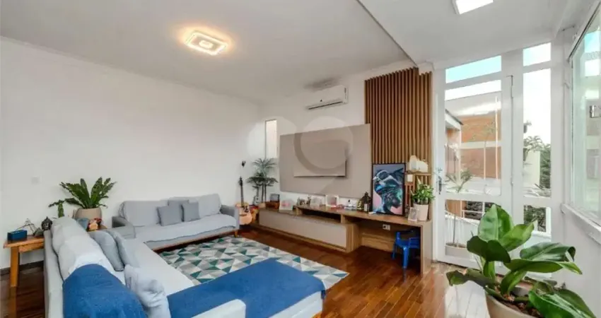 Casa com 3 quartos à venda em Vila Inah - SP