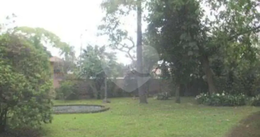 Terreno à venda em Alto De Pinheiros - SP