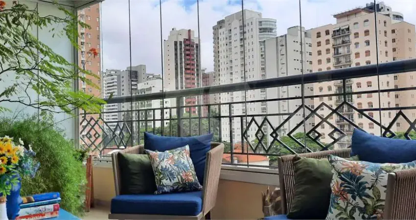 Apartamento com 3 quartos à venda na Rua Periquito, Moema, São Paulo