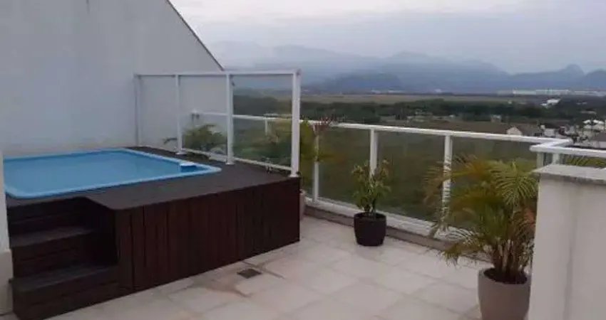 Cobertura 3 quartos com 2 suítes e 2 vagas de garagem Recreio dos Bandeirantes Próximo a praia