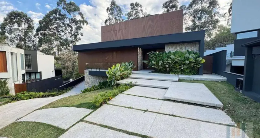 Casa em condomínio fechado com 5 quartos à venda na Rua Arles, Tamboré, Santana de Parnaíba