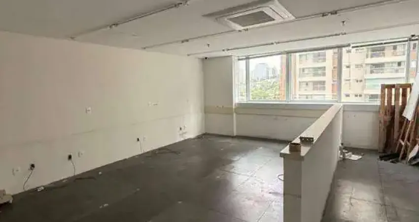 Sala comercial com 2 salas para alugar na Avenida Copacabana, Residencial 18 do Forte, Santana de Parnaíba