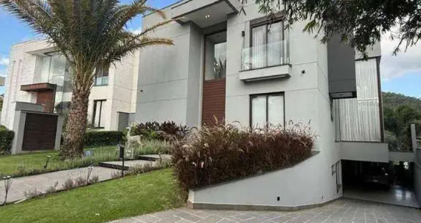 Casa em condomínio fechado com 4 quartos para alugar na Alameda Pinot, Tamboré, Barueri