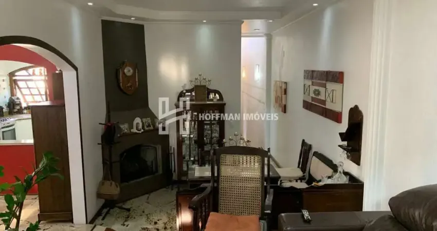 casa térrea no bairro Osvaldo Cruz, próximo aos comércios.