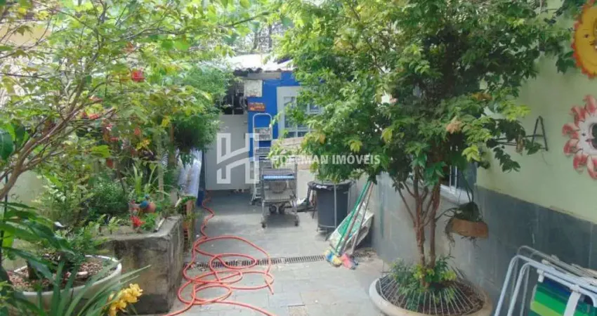Casa à venda na Rua Pedro José Lorenzini, --, Santo Antônio, São Caetano do Sul