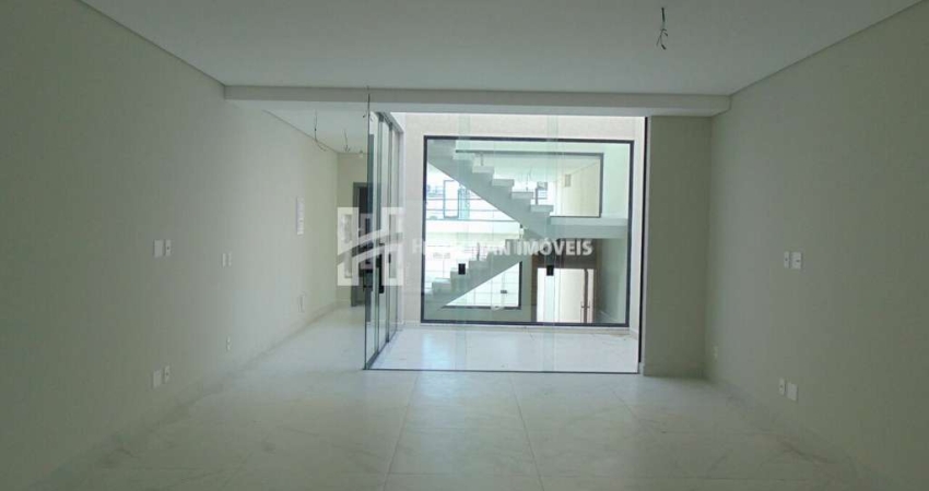 Sobrado novo à venda no bairro Cerâmica