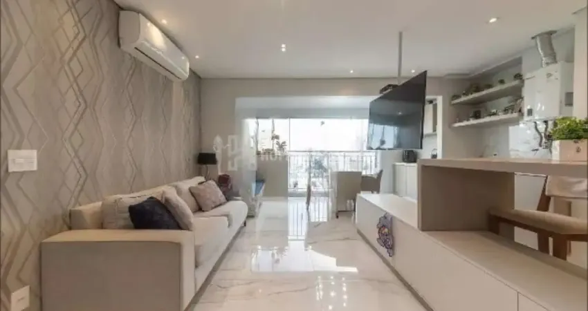 Apartamento com 02 Dormitórios, 01 Suíte, Varanda Gourmet Integrada a Sala e Cozinha, 02 Vagas - SCS