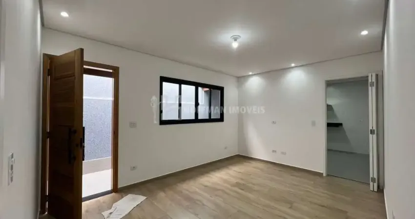 Casa Assobradada Inteiramente Reformada com 03 Dormitórios, 01 Suíte, 01 Vaga à Venda no Santa Maria