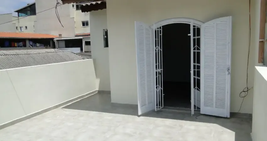 Sobrado à Venda com 5 Quartos e 4 WC's na Vila Pires, Santo André, SP