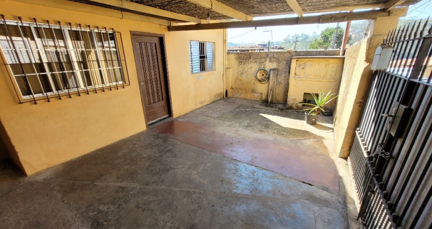 Casa Térrea à Venda com 3 quartos e WC em Vila Guaraciaba, Santo André, SP
